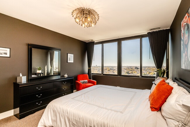 Building Photo - 2754 N Hampden Ct