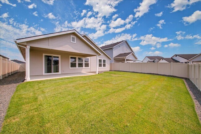 Building Photo - Adorable Nampa Home - Close Access To Ever...