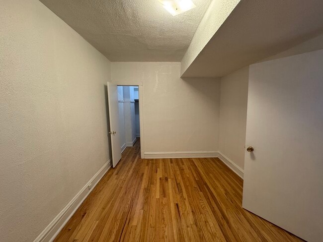 Building Photo - 5438 W Potomac Ave