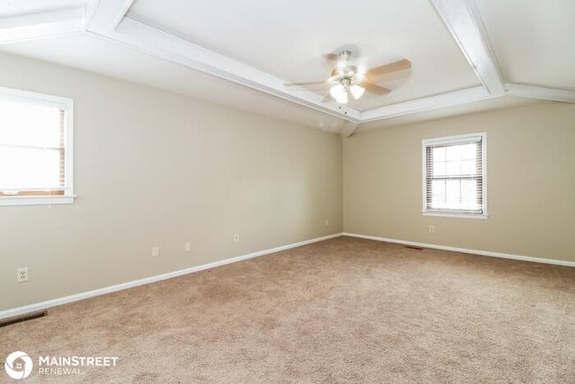 Building Photo - 8105 Thornwood Rd, Louisville, KY 40220
