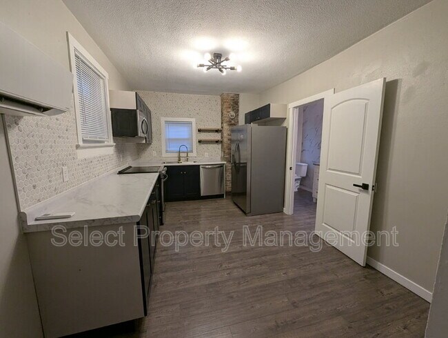 Building Photo - 601 Brackenridge St