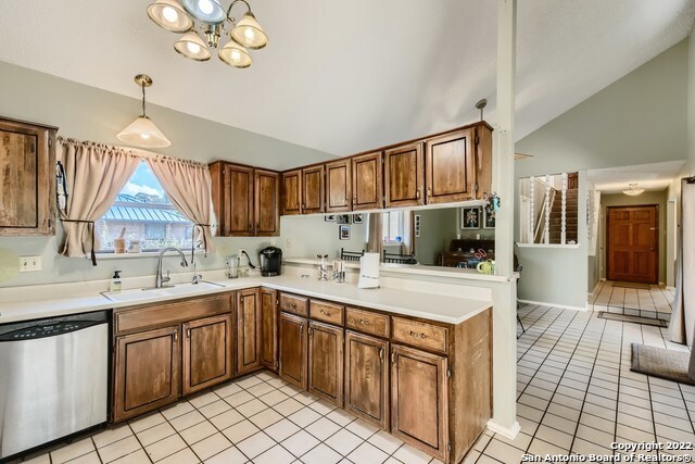 Building Photo - 8823 Wellesley Manor Dr