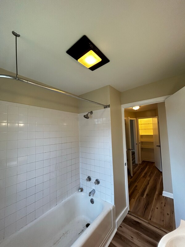 Building Photo - 361 Warren Ave