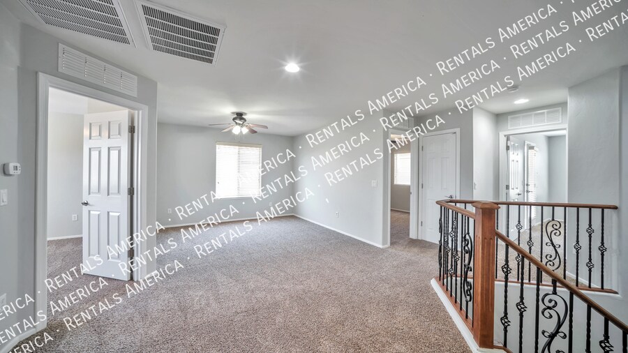 Building Photo - 410 W Corte Calza