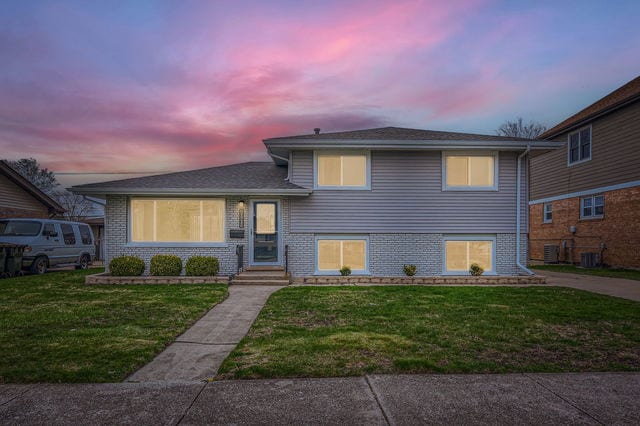 Building Photo - 10403 Barnard Dr