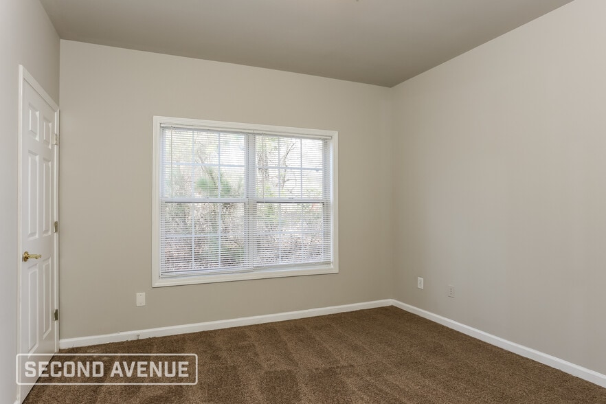 Building Photo - 3725 Hansberry Dr