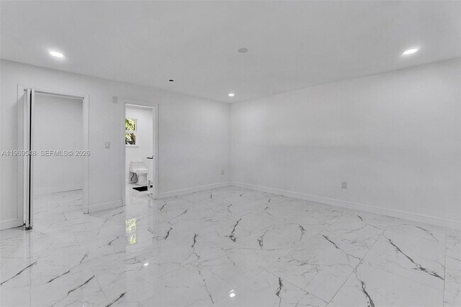 Building Photo - 860 NW 207th St