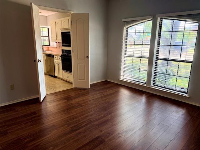 Building Photo - 1712 Colonial Ct