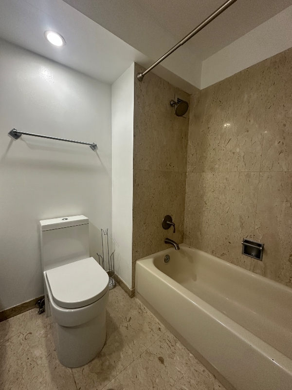 Building Photo - 11 Island Ave