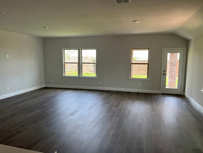 Building Photo - 1020 Huckleberry St