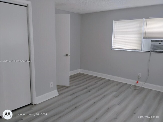 Building Photo - 4321 W Hallandale Beach Blvd