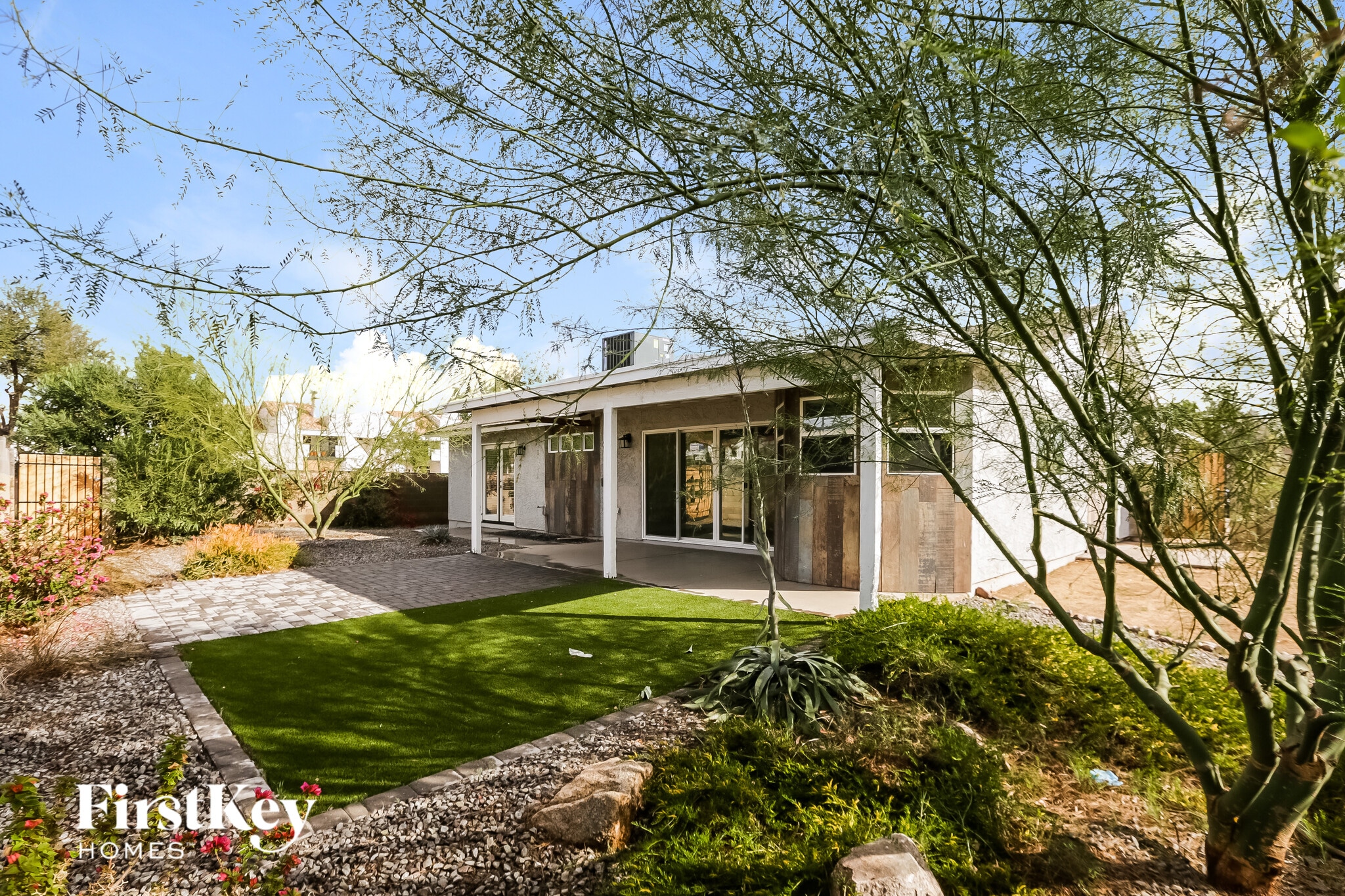 Building Photo - 1746 E Redfield Rd