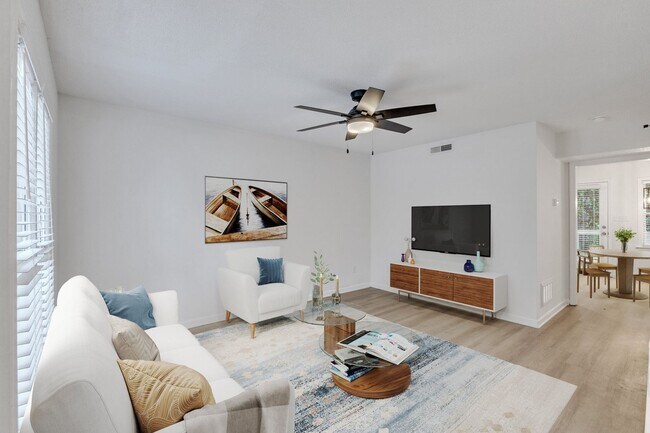 Building Photo - 104-106 N Franklin St