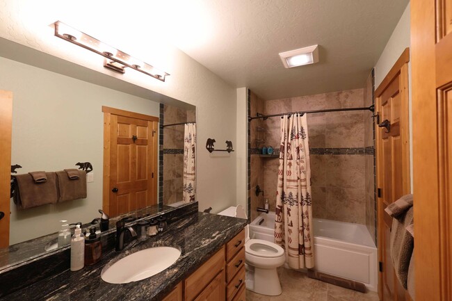 Building Photo - Big Sky 3 Bed 3 Bath Condo
