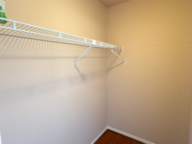 Building Photo - 9800 Pagewood Ln