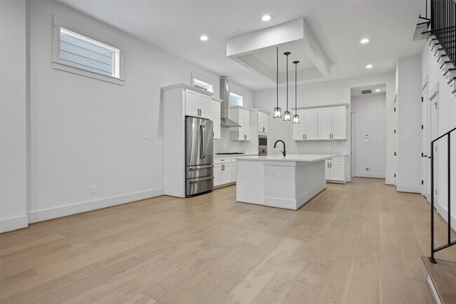 Building Photo - 1136 Adele St