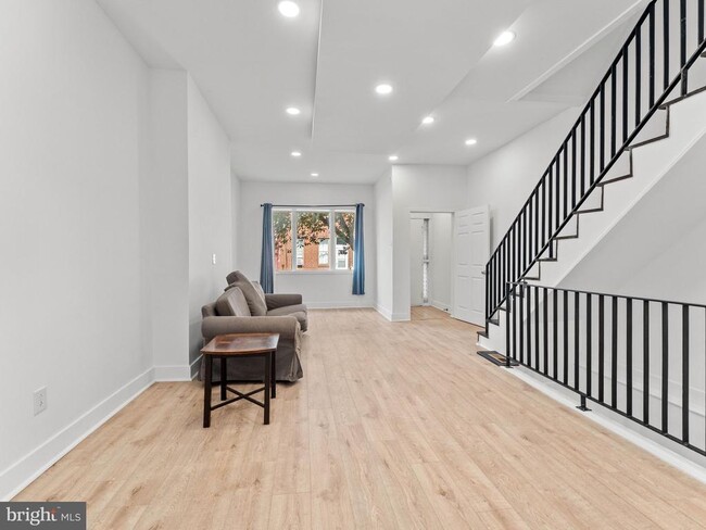 Primary Photo - 1606 Wharton St