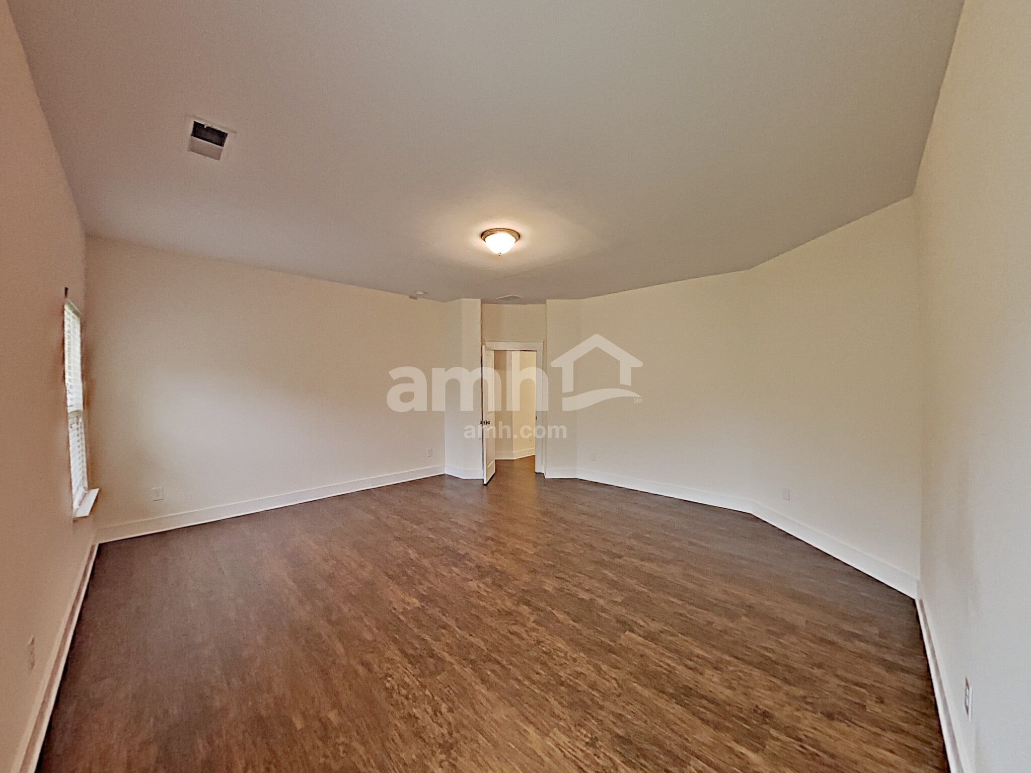 Building Photo - 1084 Adams Haven Bend
