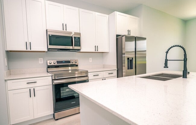 Building Photo - 1103 St Tropez Ct