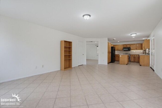 Building Photo - Bright & Spacious 4Bdm and 3Ba Home in Escondido!