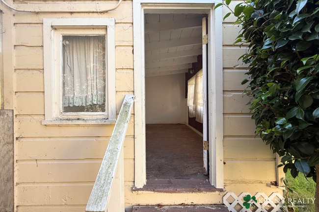 Building Photo - Charming 2-Bedroom Home with Private Backyard in South San Francisco