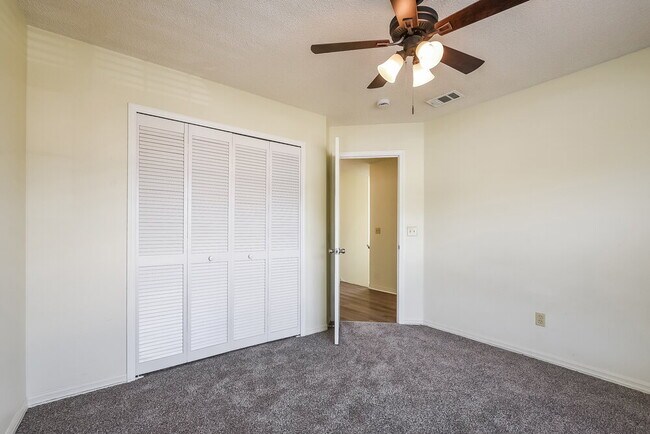 Building Photo - 9474 Chandon Dr