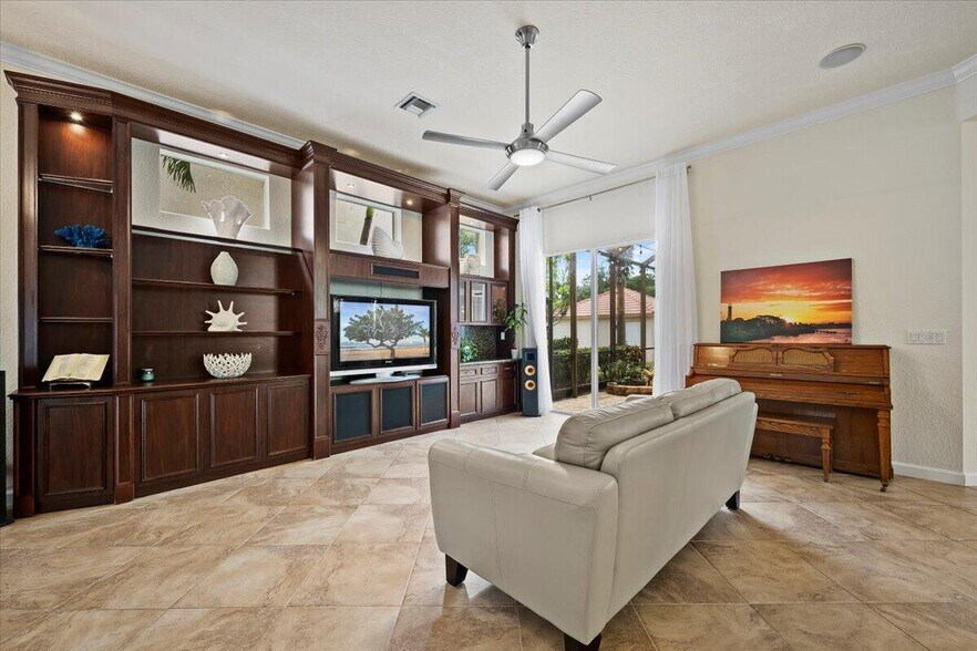 Building Photo - 8203 Calterra Dr