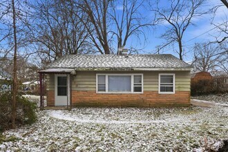 Building Photo - New 2 bedroom listing! MOVE IN SPECIAL