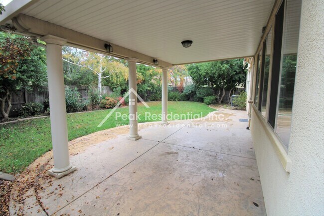 Building Photo - Wonderful 4bd/2.5ba Elk Grove Home with 3 ...