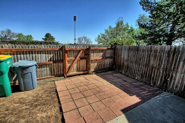 Building Photo - 17375 E Rice Cir