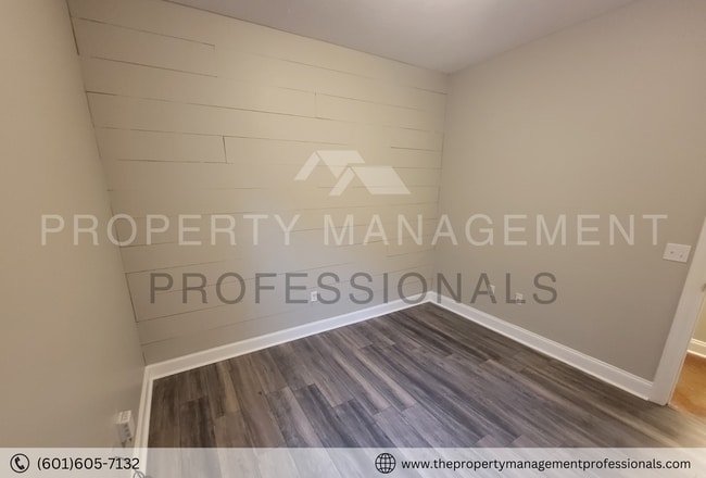 Building Photo - Tranquil Haven for Rent in Charming Brandon!