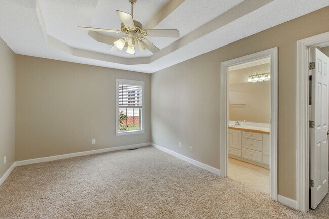 Building Photo - Adorable Ranch Home With Garage and Screen Porch!