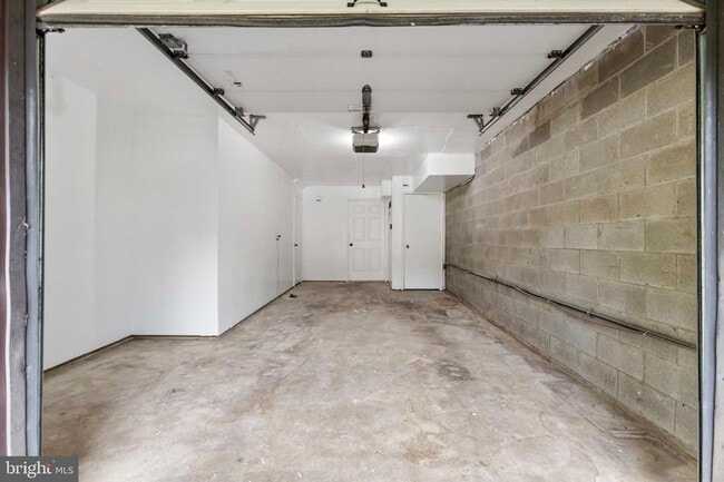 Building Photo - 39 N Turnberry Dr