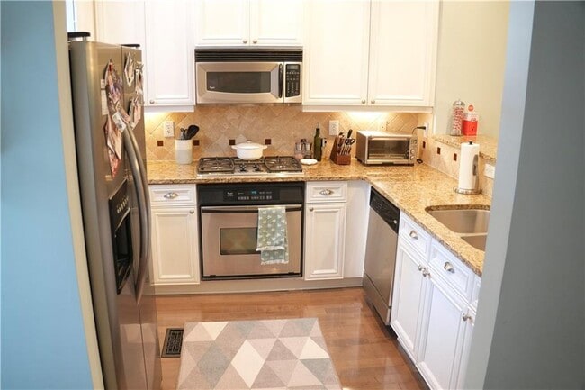 Building Photo - 1120 Glenridge Pl NE