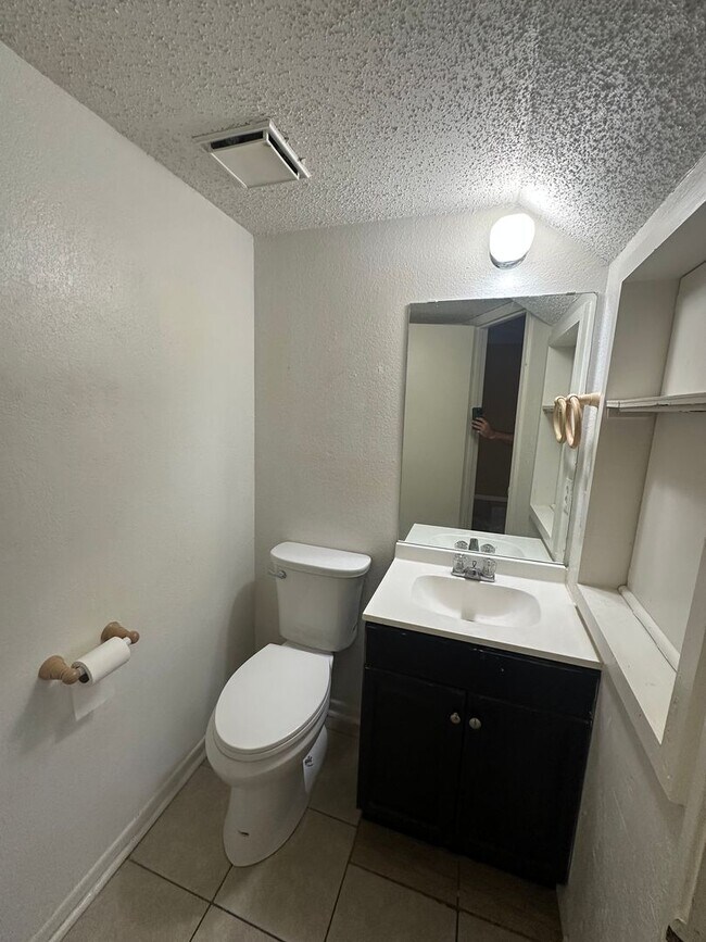Building Photo - 3804 Charolais Dr