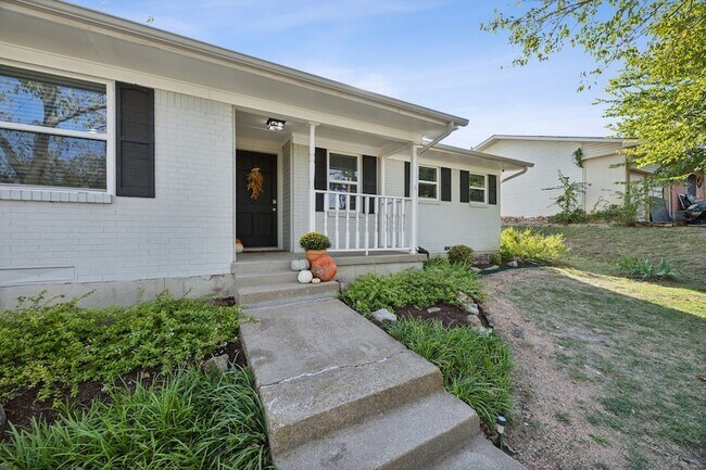 Building Photo - 501 Rogers Way