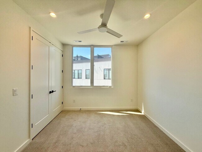 Building Photo - 1304 Chamblee Hl Ct