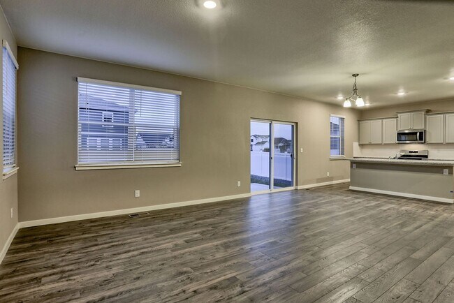 Building Photo - 4 Bedroom home in Windsor