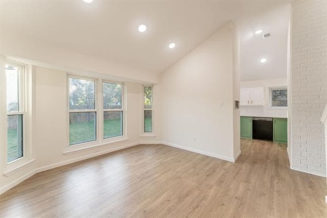 Building Photo - 6400 Meadowglen Dr