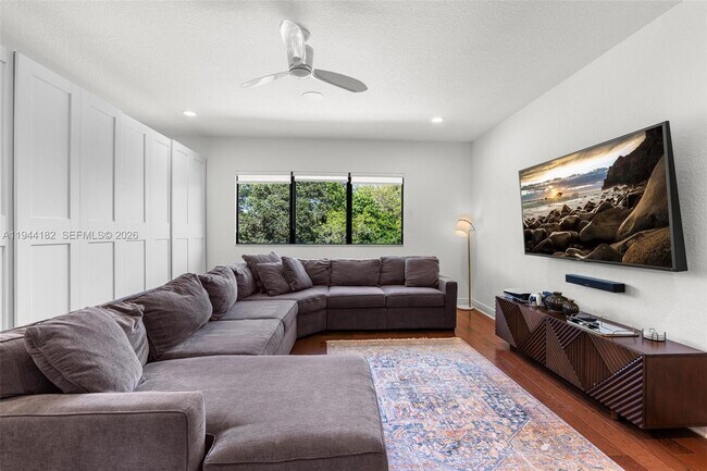 Building Photo - 10185 Cameilla St