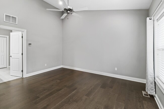 Building Photo - 3003 E Stillwater Landing