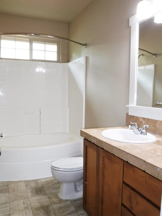 Building Photo - The perfect Eagle home with 3 bed, 3 bath,...