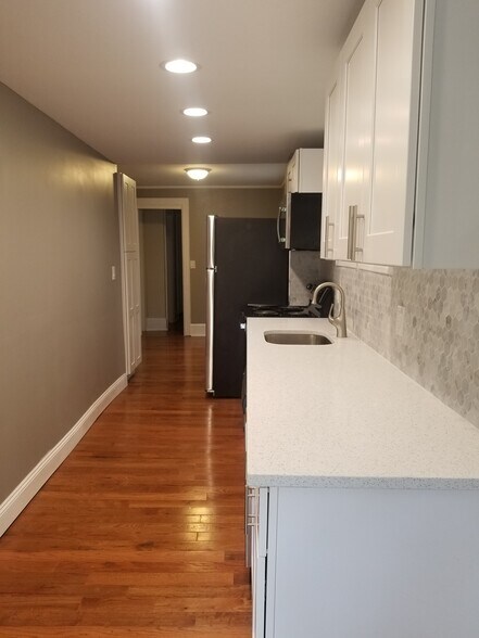 Building Photo - 108 Park Ave