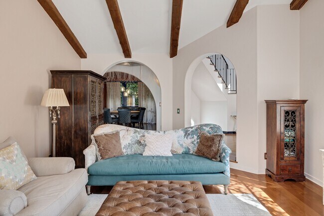 Building Photo - 1809 Palos Verdes Dr W