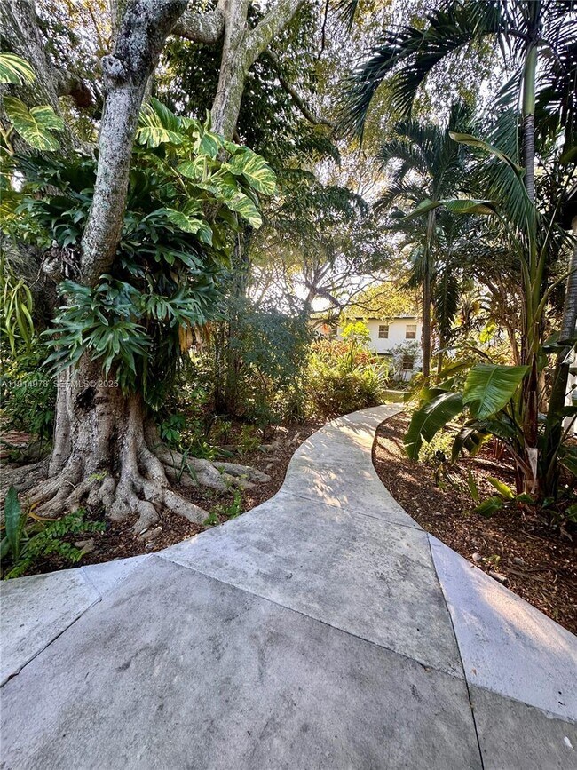 Building Photo - 7940 SW 55th Ave