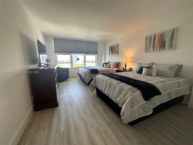 Building Photo - 3800 S Ocean Dr