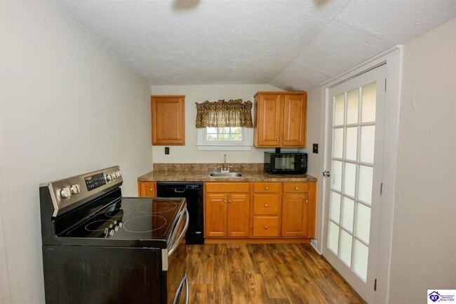 Building Photo - 203 W Warfield St