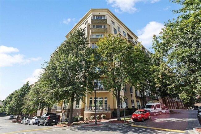 Building Photo - 711 Cosmopolitan Dr NE