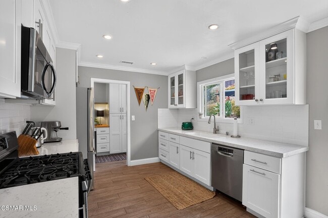 Building Photo - 25031 Adelanto Dr