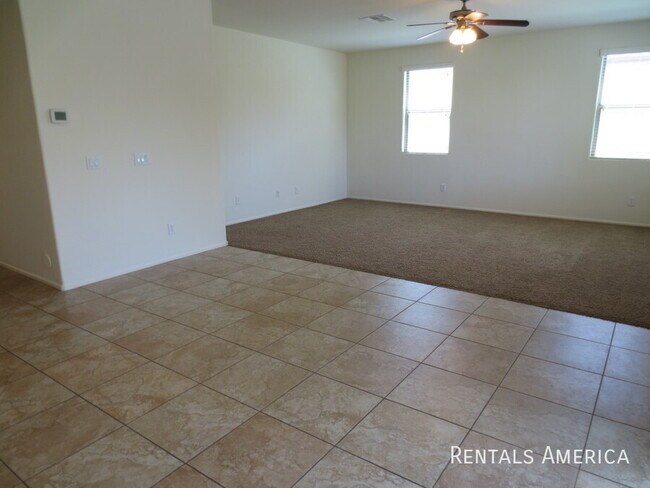 Building Photo - 890 E Doral Ct